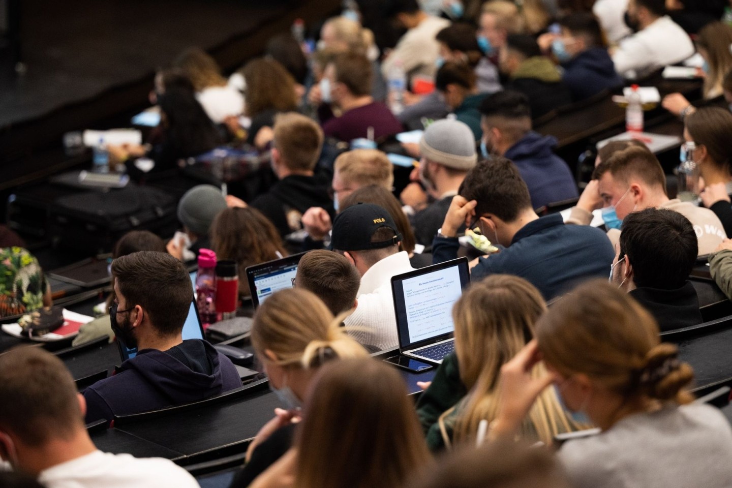 Studenten im Erstsemester in Hannover: Viele junge Leute sehen nicht unbeschwert in die Zukunft.