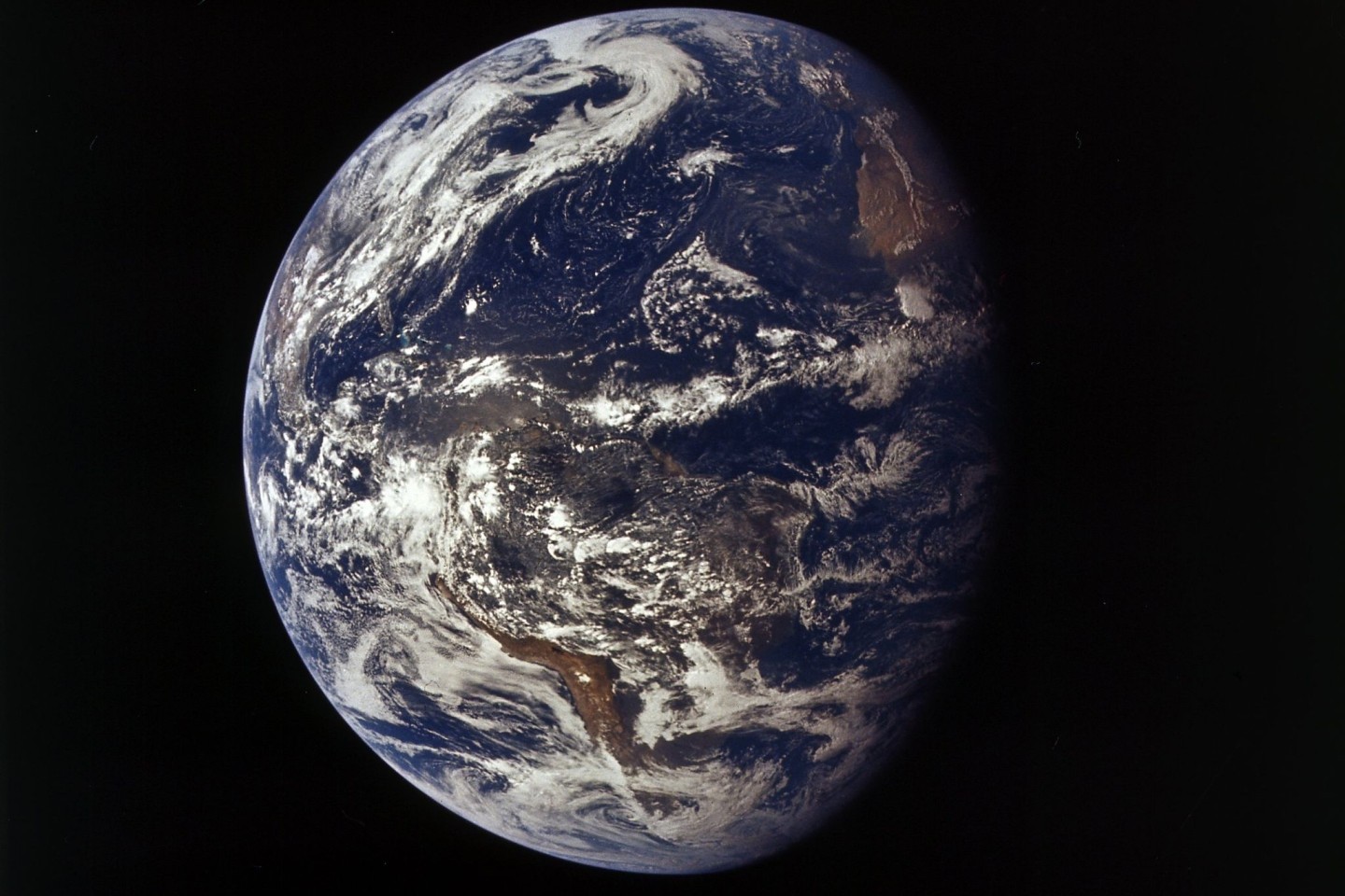 Die Erde rotiert - im Zuge des Klimawandels nun langsamer. (Archivbild)