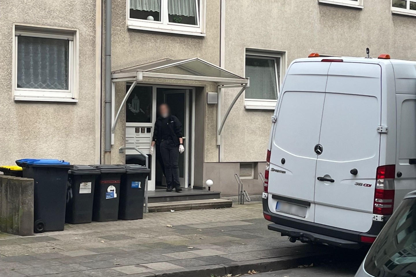 Der Tatort in Duisburg: Ein Polizist hat in Duisburg einen mit einem Messer bewaffneten Angreifer erschossen.