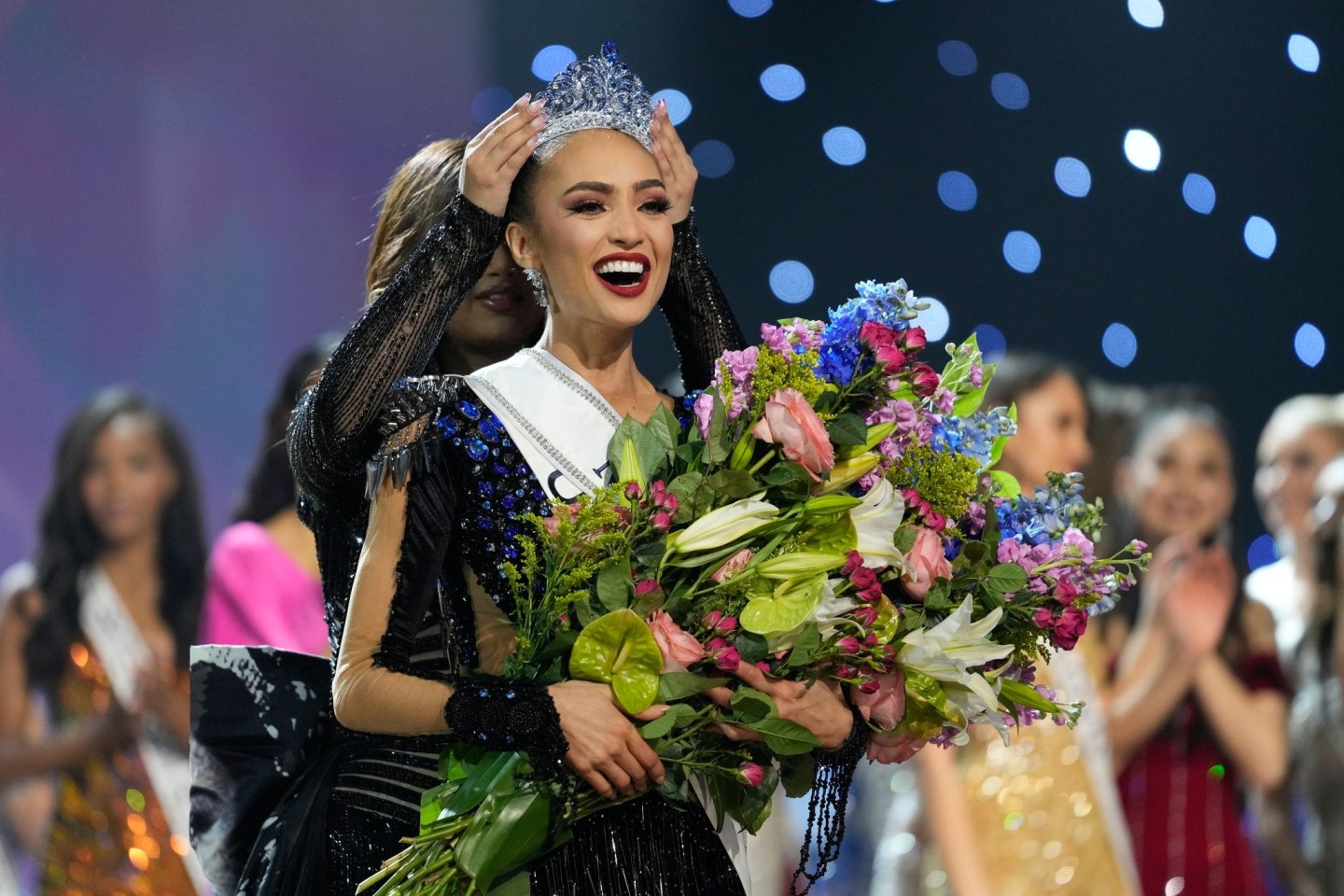 Miss USA R'Bonney Gabriel wird in New Orleans zur Miss Universe gekrönt.